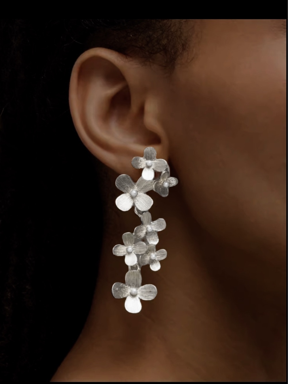 Oscar de la Renta • Silver Wood Poppy Crystal Pearl Cascade Earrings